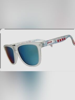 Sunglasses goodr Faster than L In Box.